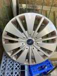 Um Tampao roda 16" Ford