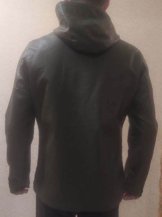 Куртка чоловіча, розмір М