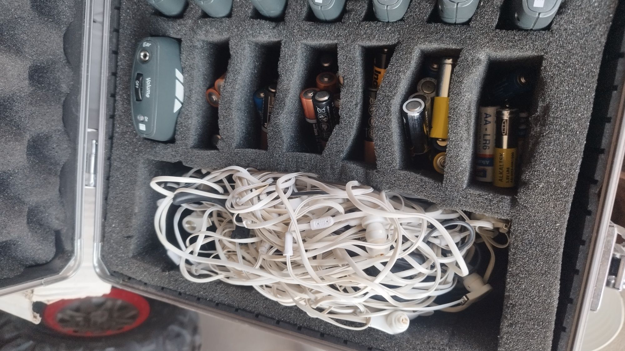 Mikrofon BST UDR 300 + odbiorniki R35 22szt.