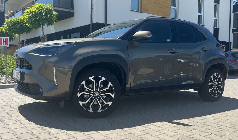 Toyota Yaris Cross Toyota Yaris Cross Hybrid 1.5 Style Tech + Comfort Hybrydowy Rej.2023