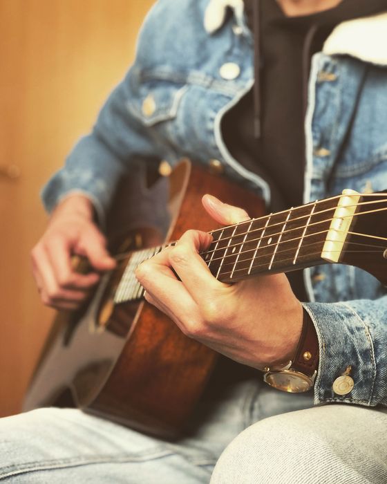 Lekcje gry na gitarze/Nauka gry na gitarze