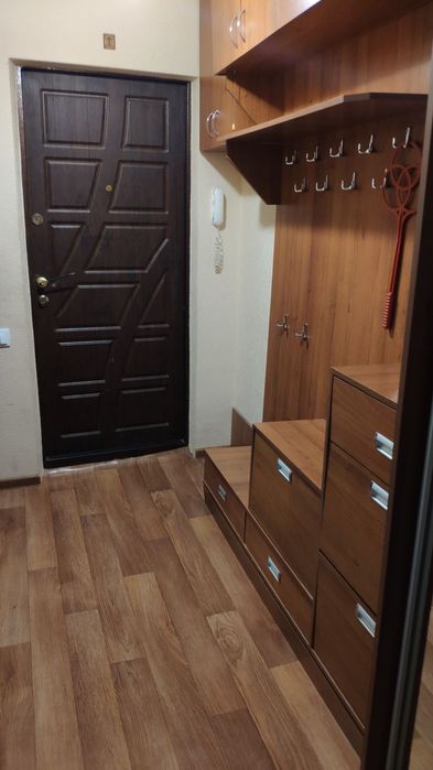 Квартира 3-х кімнатна, меблірована, с битовою технікою