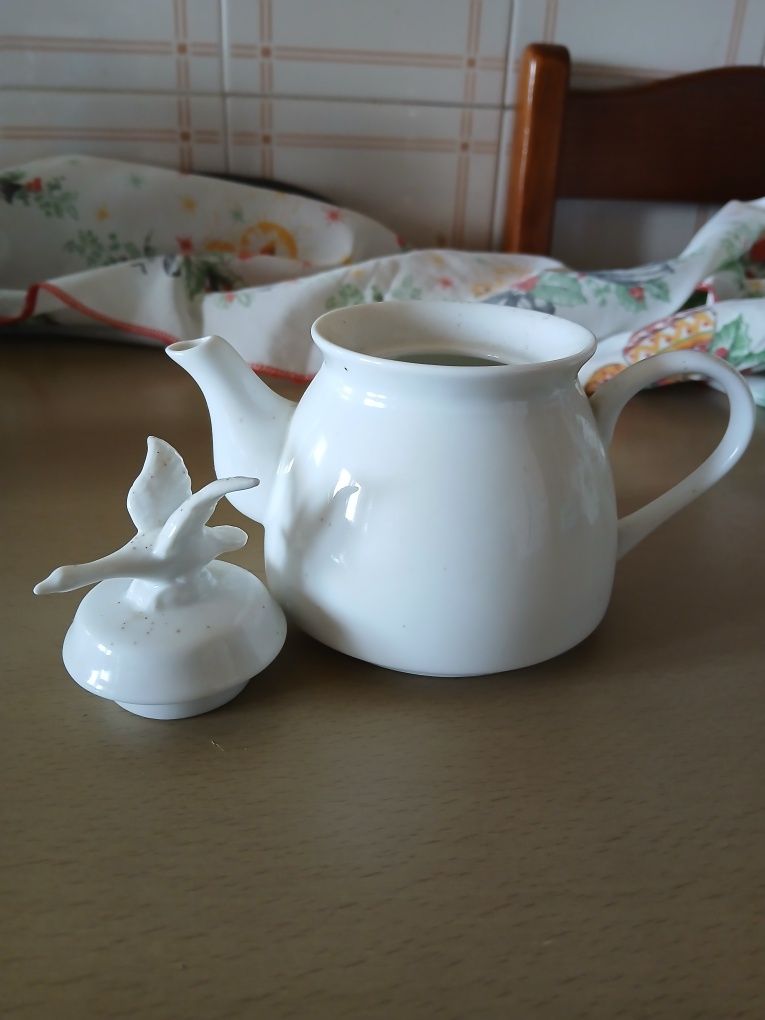 Bule de porcelana
