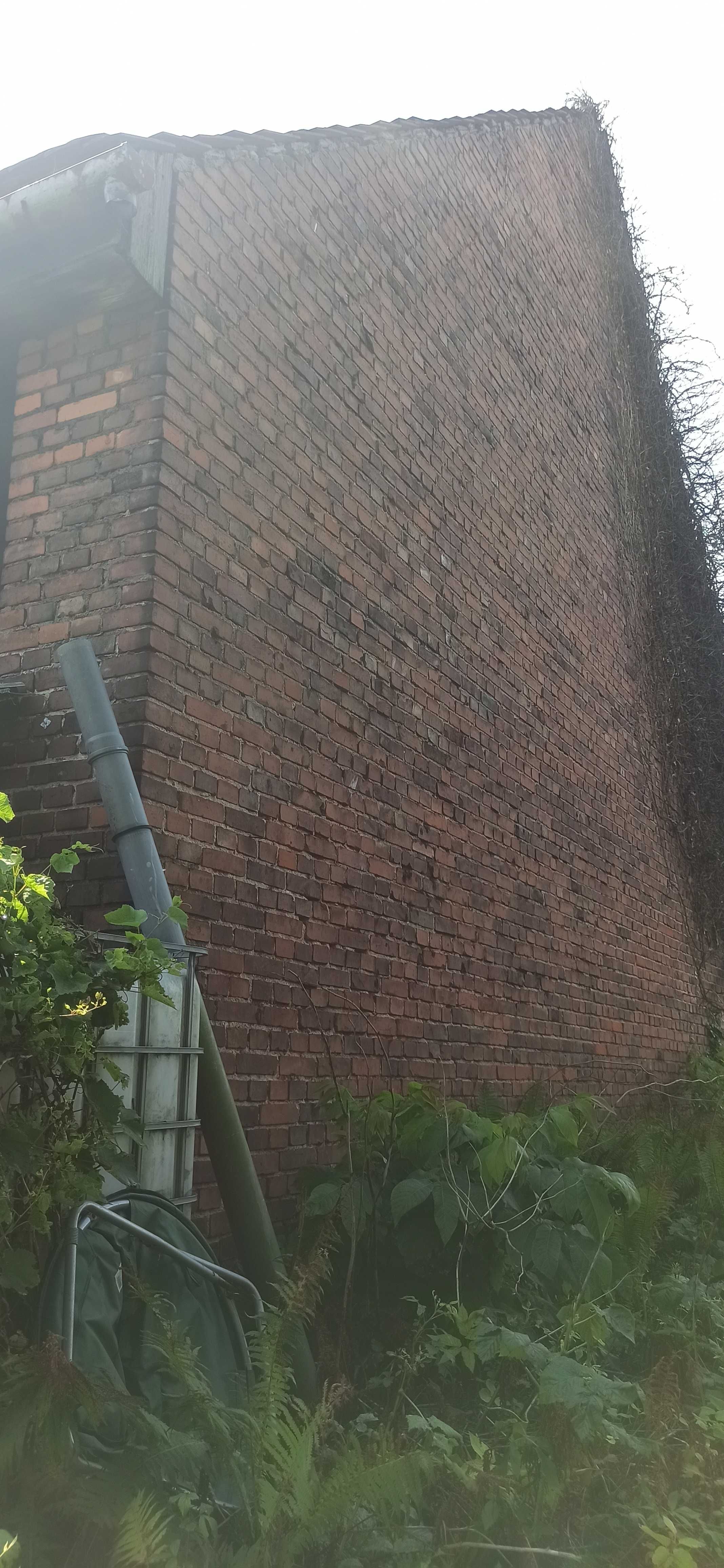 Rozbiórka za cegłę i dachówkę