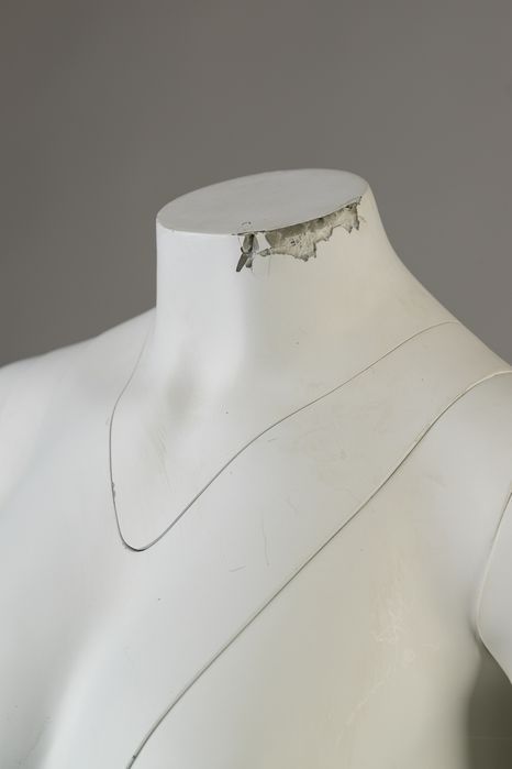 Manekin duch damski do zdjęć produktowych niewidzialny