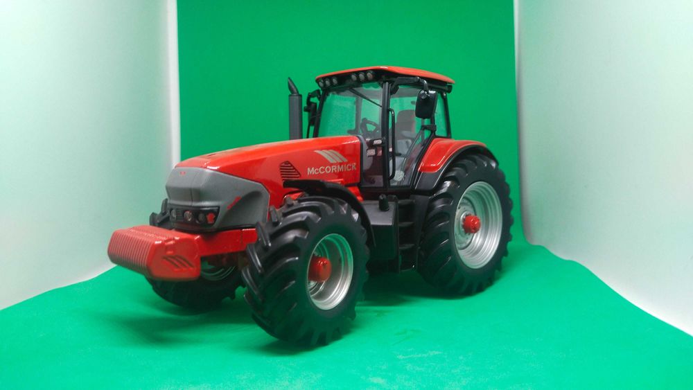 Traktor MC Cormick ZTX 1:32 Universal Hobbies jak siku britains