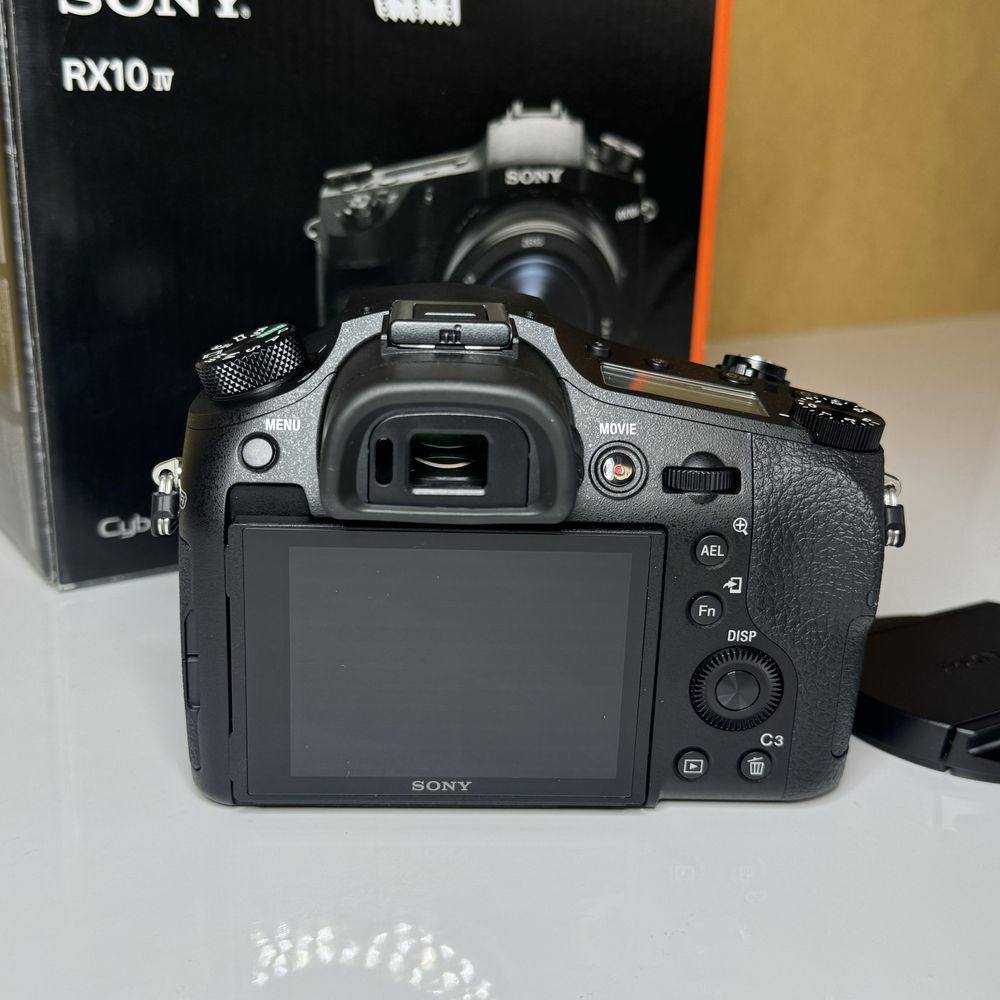 Новий Оригінальний Цифровий фотоапарат Sony DSC-RX10 IV DSCRX10M4.CE3)