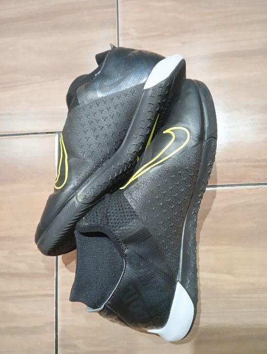 Взуття для футболу Nike  Phantom sn