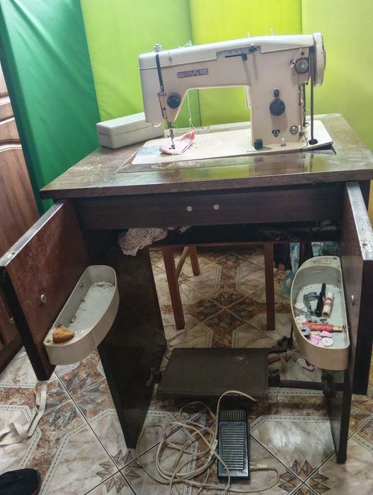 Maszyna do szycia ŁUCZNIK 466 PREDOM