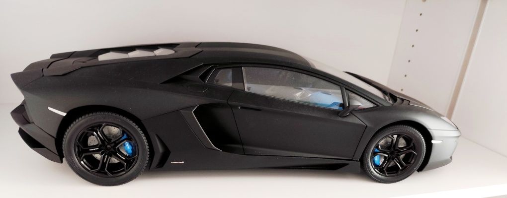 Pocher Lamborghini Aventador LP700-4 1/8