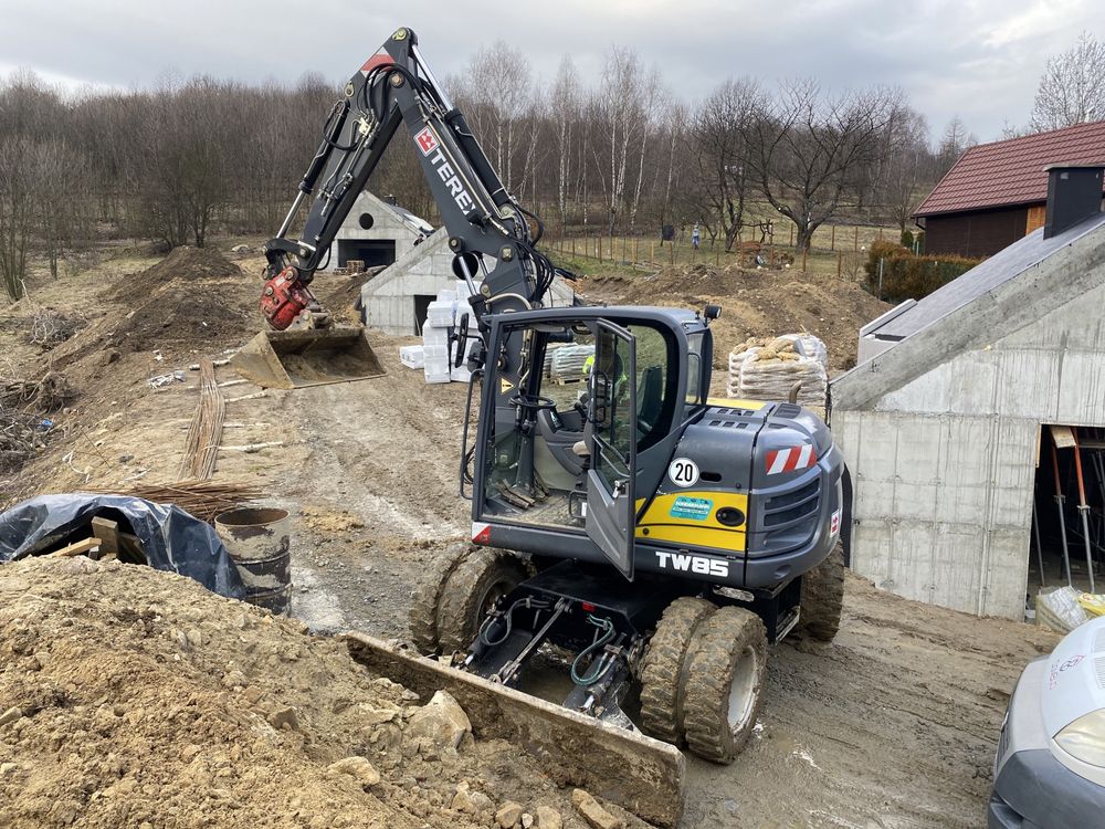 Prace ziemne usługi budowlane koparką minikoparką młotem wyburzeniowym