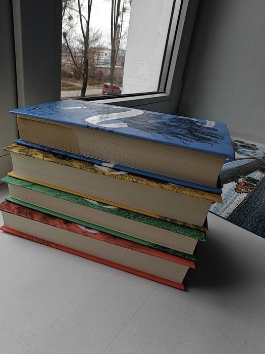 Крізь дзеркала серія цикл, Зимові заручини, Викрадені з Місяцесяйва