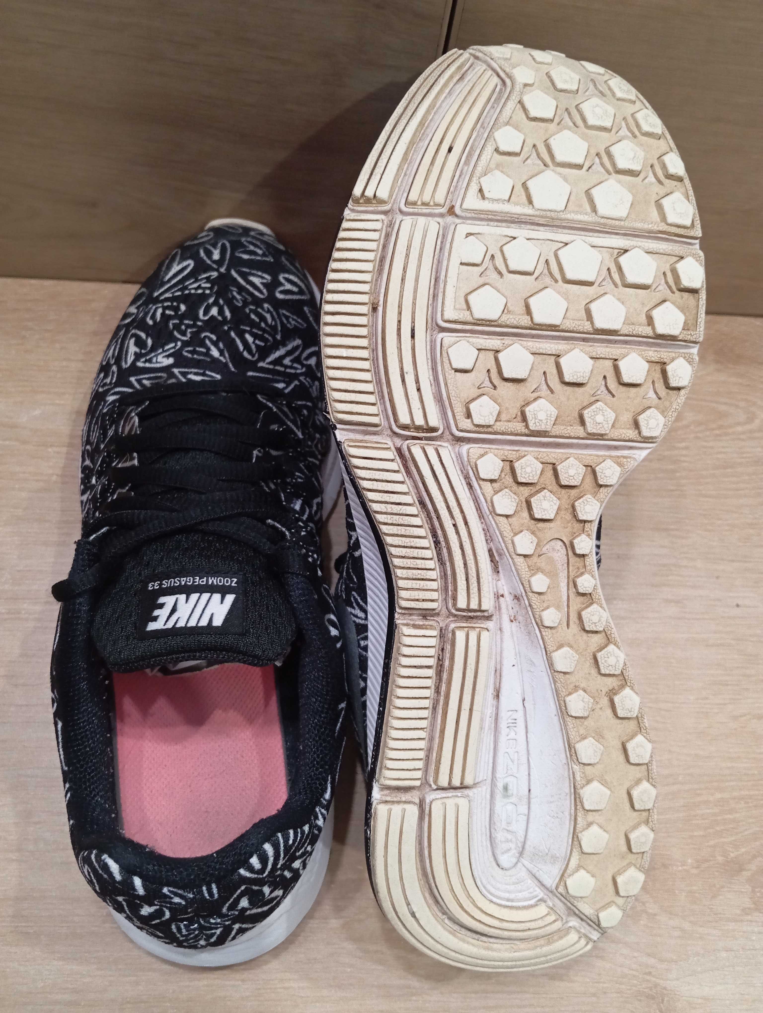 Nike
Air Zoom Pegasus 33 Damskie Buty Sportowe do biegania Rozm. 38,5