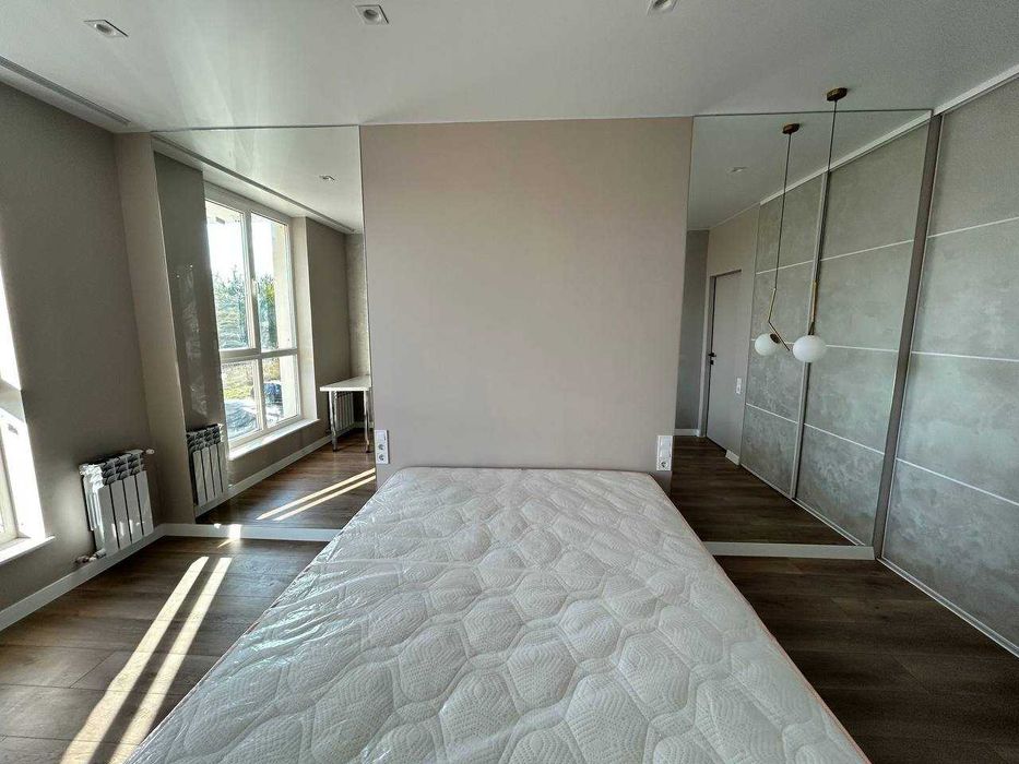 Продаж, 1 кімнатна  квартира, новобудова , вул Роксоляни