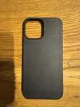 Czarny plastikowy case do iPhone 15pro max