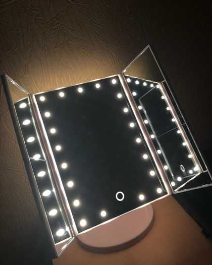 Косметическое тройное Зеркало для макияжа с LED подсветкой увеличением