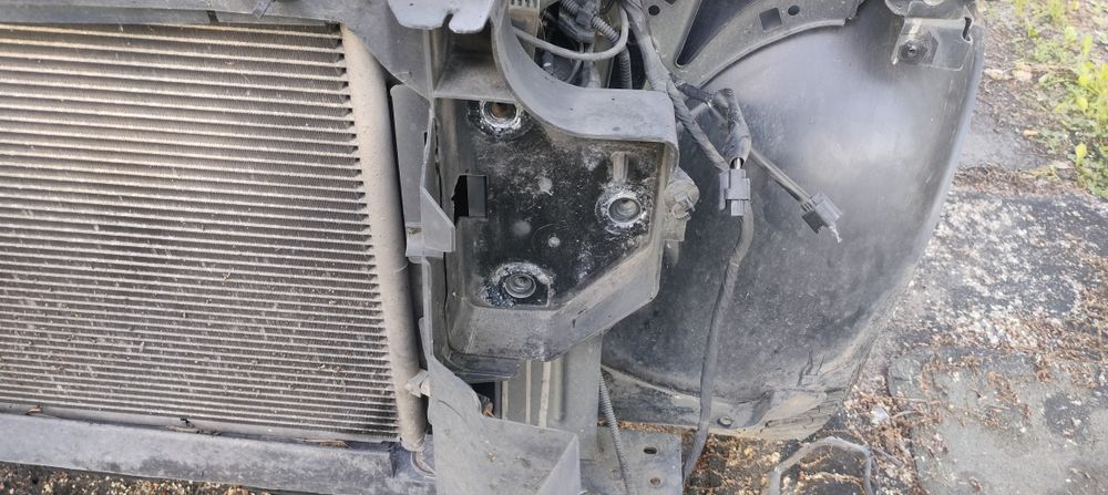 Renault Clio 3 pas przedni wzmocnienie