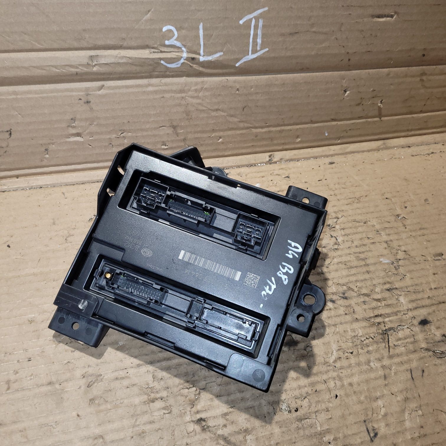 Moduł sterownik komfortu BCM stelaż modułu audi a4 b8 a5 2008r