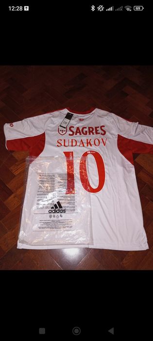 Camisola Alternativa Benfica Adidas Tamanho L 2025/2026 Sudakov #10