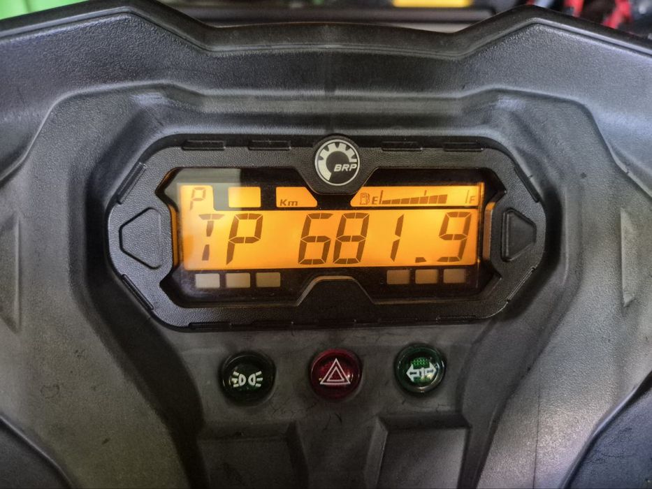 Can Am Outlander 570 (mapa 60 km)• 2018•pług•grzane manetki