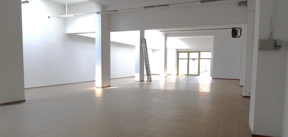 Lokal z dużym potencjałem  usługowo - handlowo- magazynowy Parter