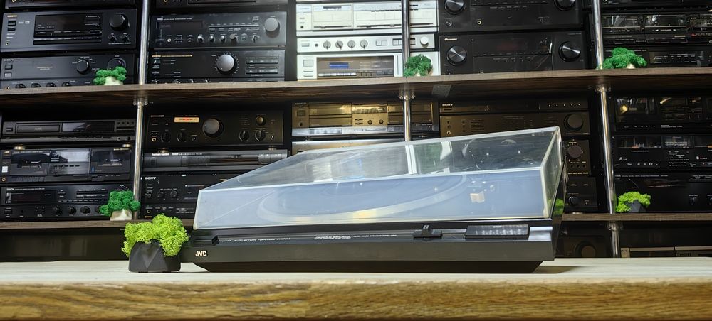 Вініловий програвач JVC L-AX3