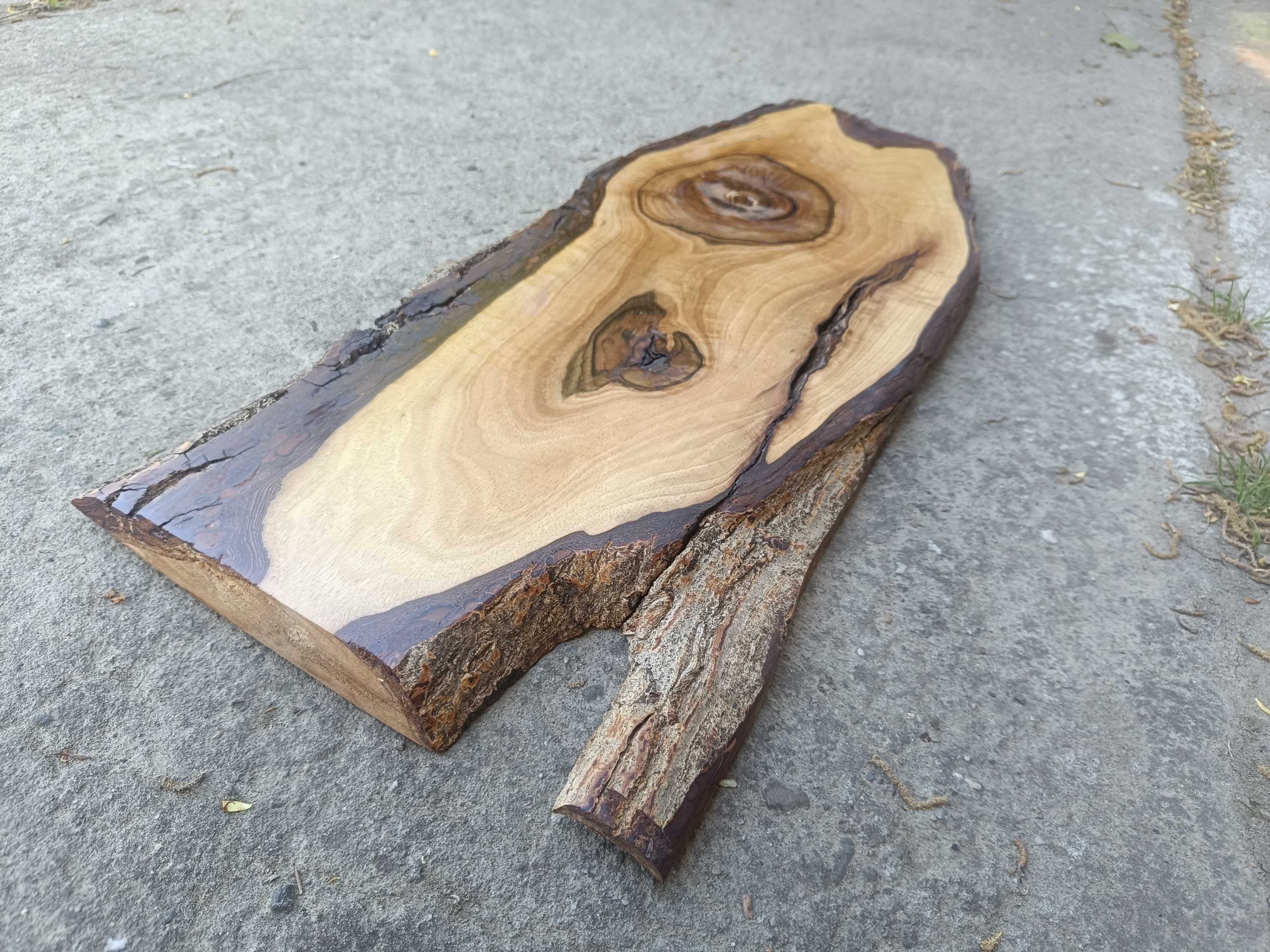 Deska dekoracyjna orzech włoski 85x30 Live Edge