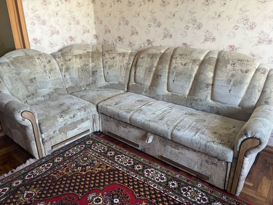 Мягкий уголок с креслом