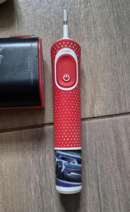 Szczoteczka elektryczna dla dzieci ORAL B Cars Auta.