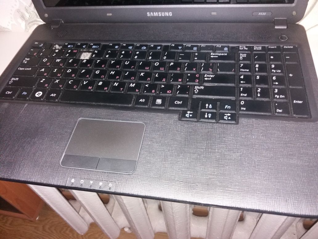 Ноутбук Samsung R530 R728 на запчасти нерабочий