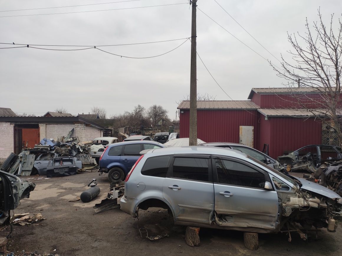 Четверь задня , крило ford c-max focus разборка форд фокус 2 ц макс