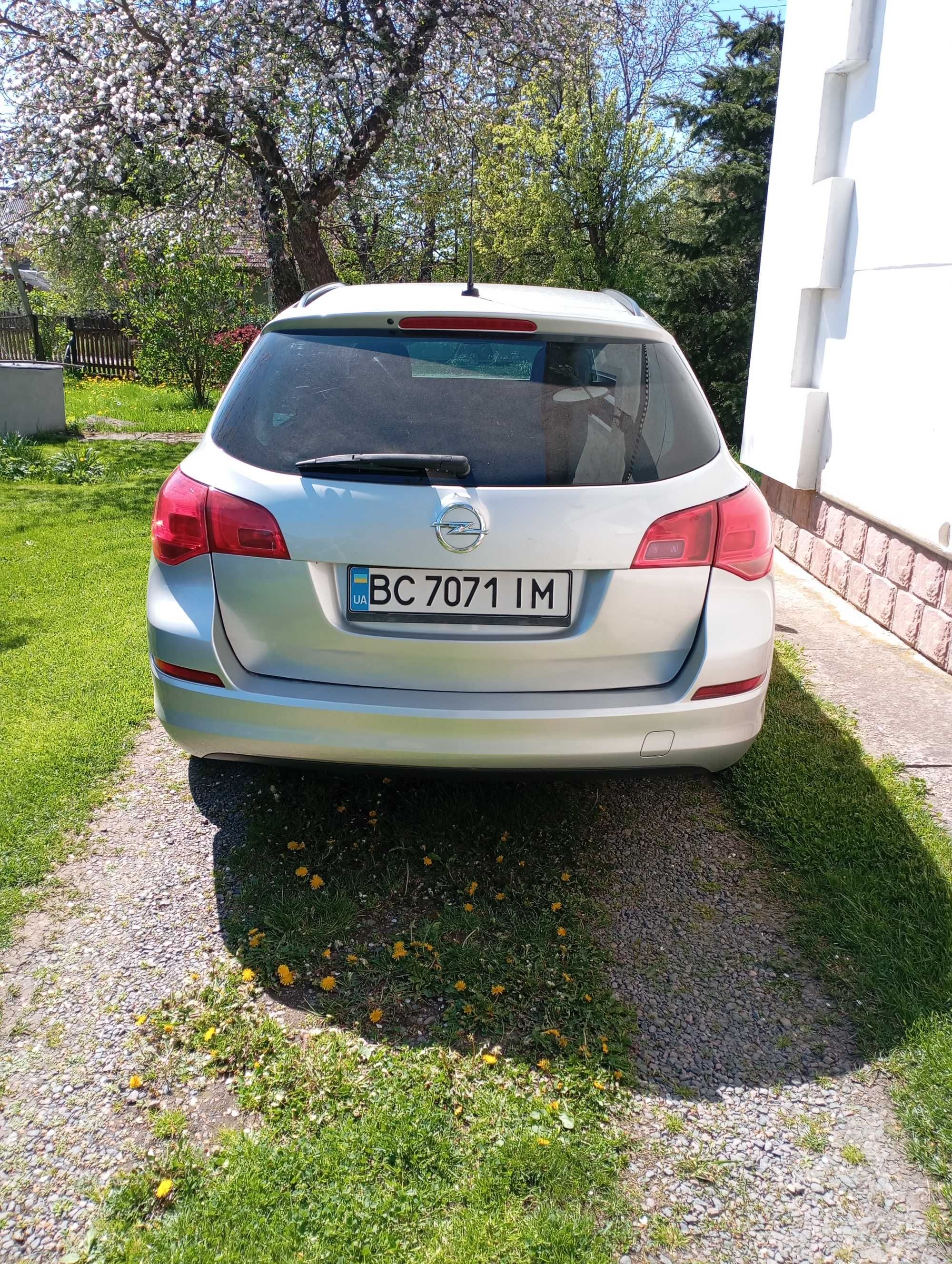OPEL Astra j універсал