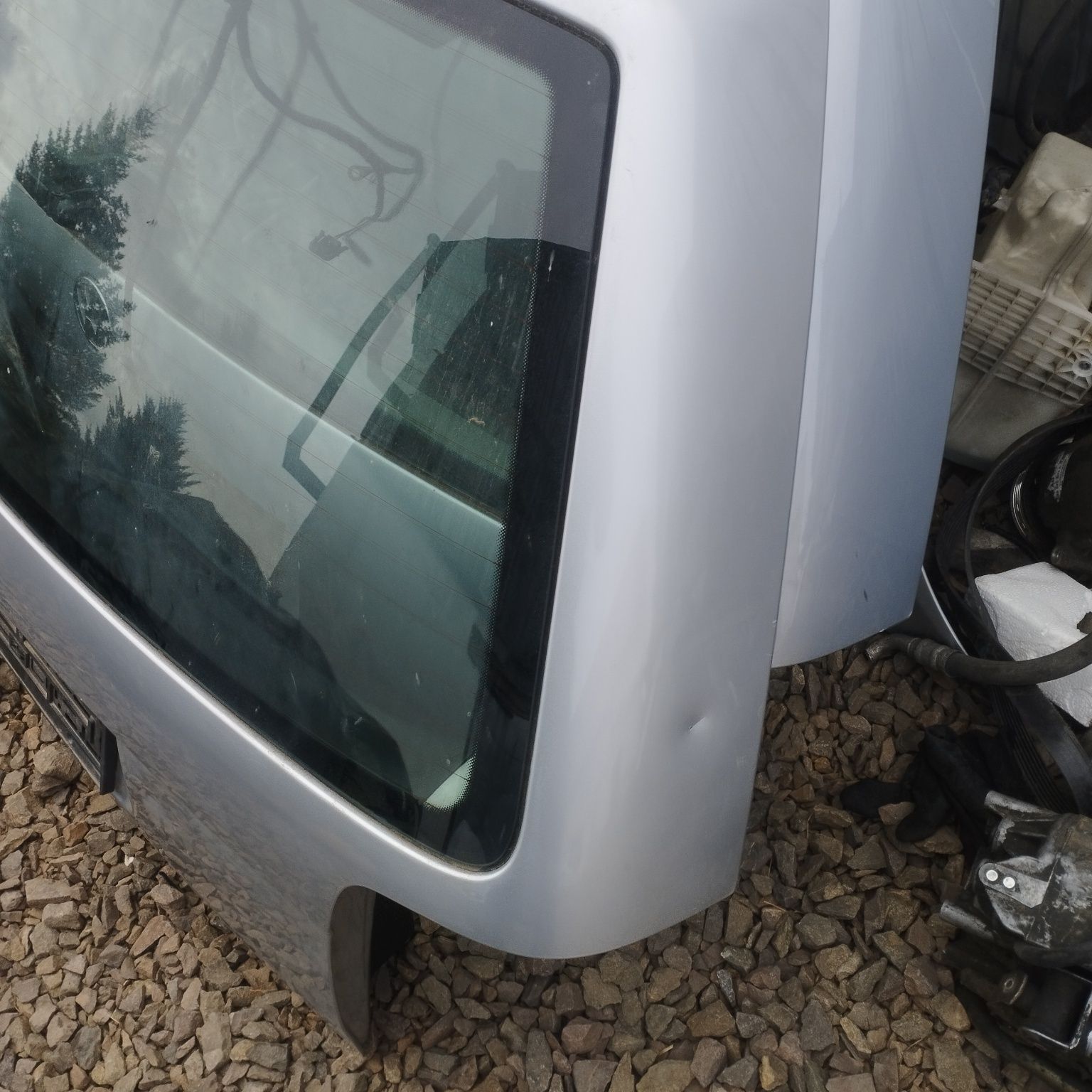 Volkswagen Passat B5 fl kombi klapa tył goła z szybą LA7W