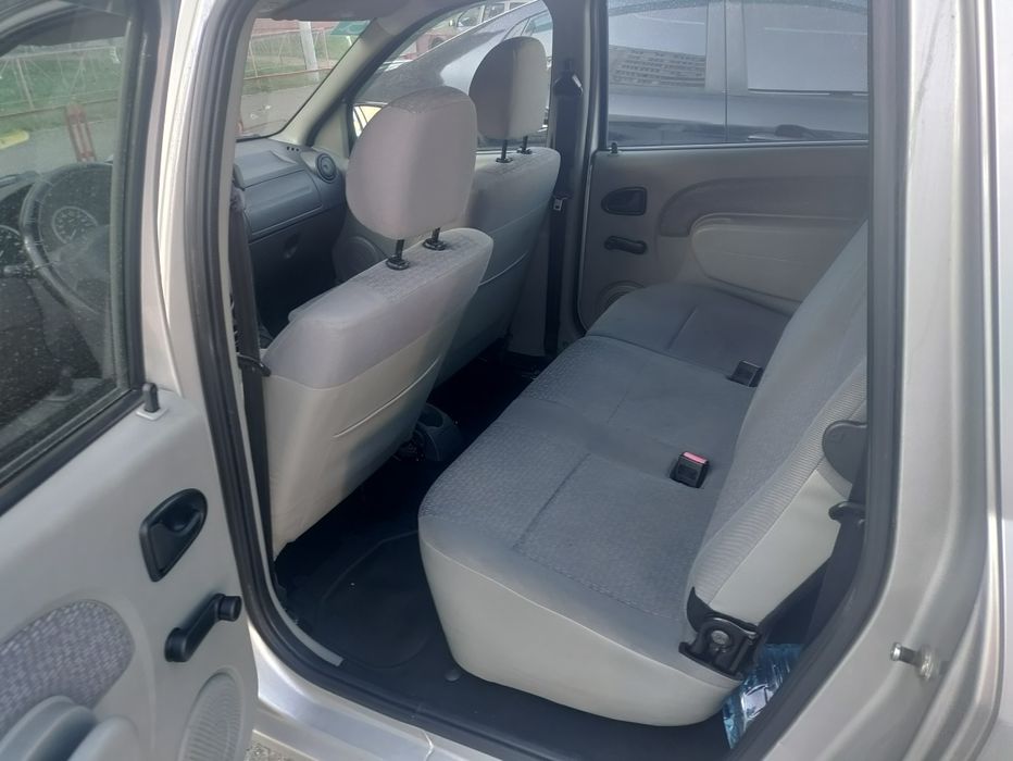 Дача Логан 2008 року