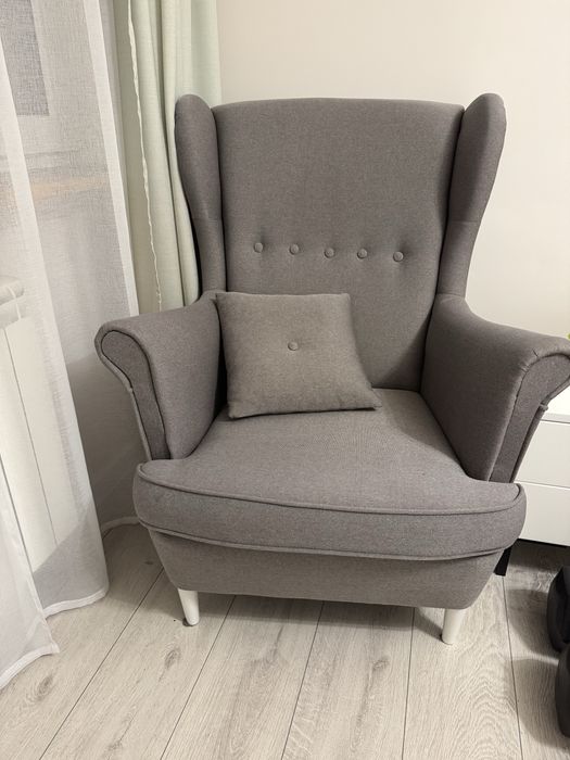 Fotel uszak szary z podnóżkiem