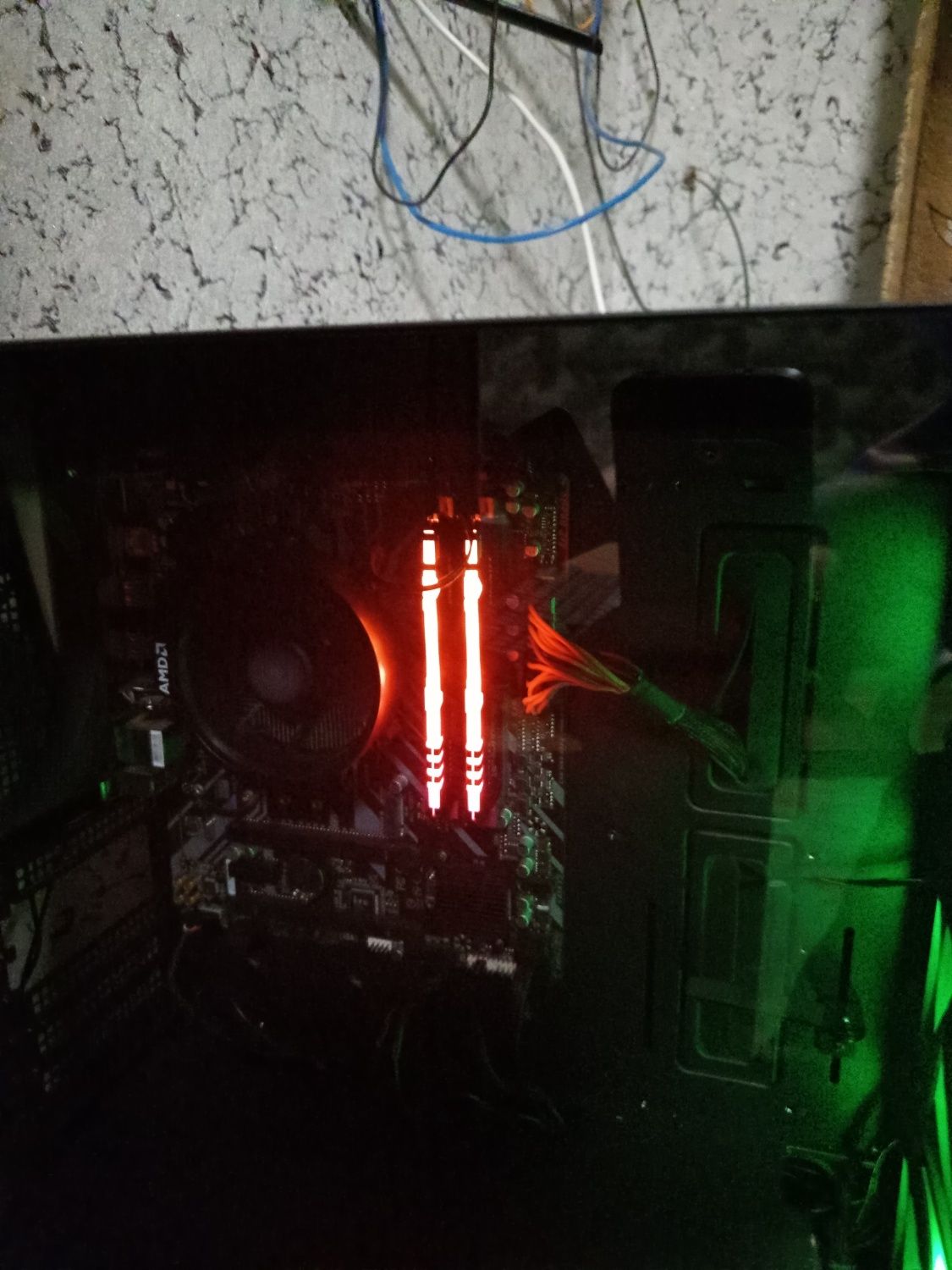 продам оперативную память 16Gb DDR4 3600MHz Kingston Fury Beast RGB