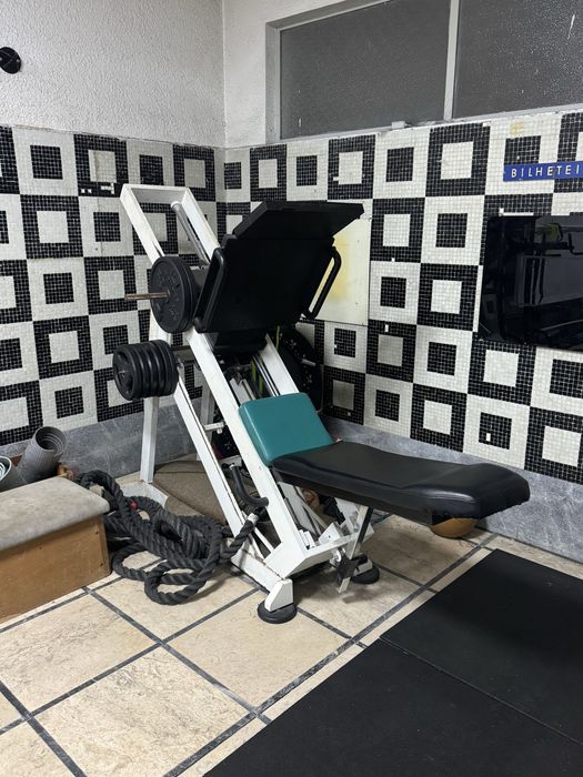 Leg press ajustavél