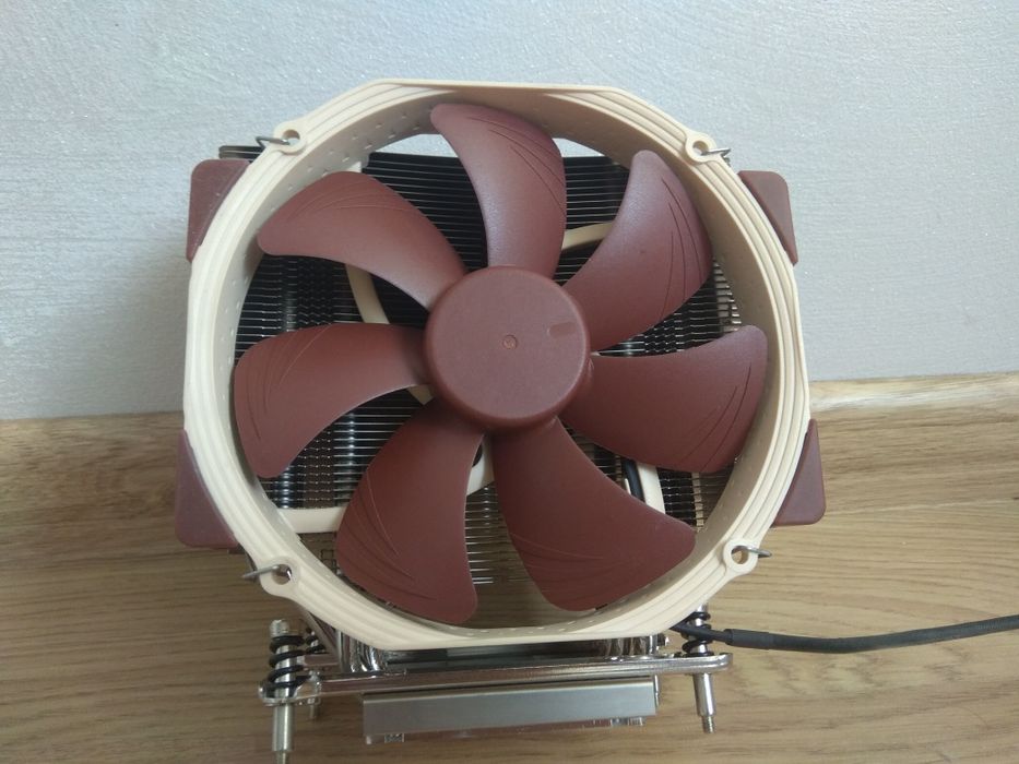 AMD Thredripper 1920x (комплект: процессор, материнская плата и кулер)