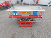 Rozsiewacz 2-tarczowy 600 l Solidnej Firmy GRASS-ROL STRUMYK  Plandeka