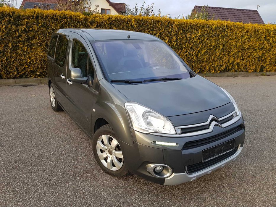 Citroen Berlingo 1.6 benzyna 5-osobowy polift partner