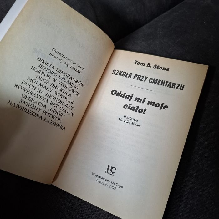 Szkoła przy cmentarzu Oddaj mi moje ciało Tom.B Stone