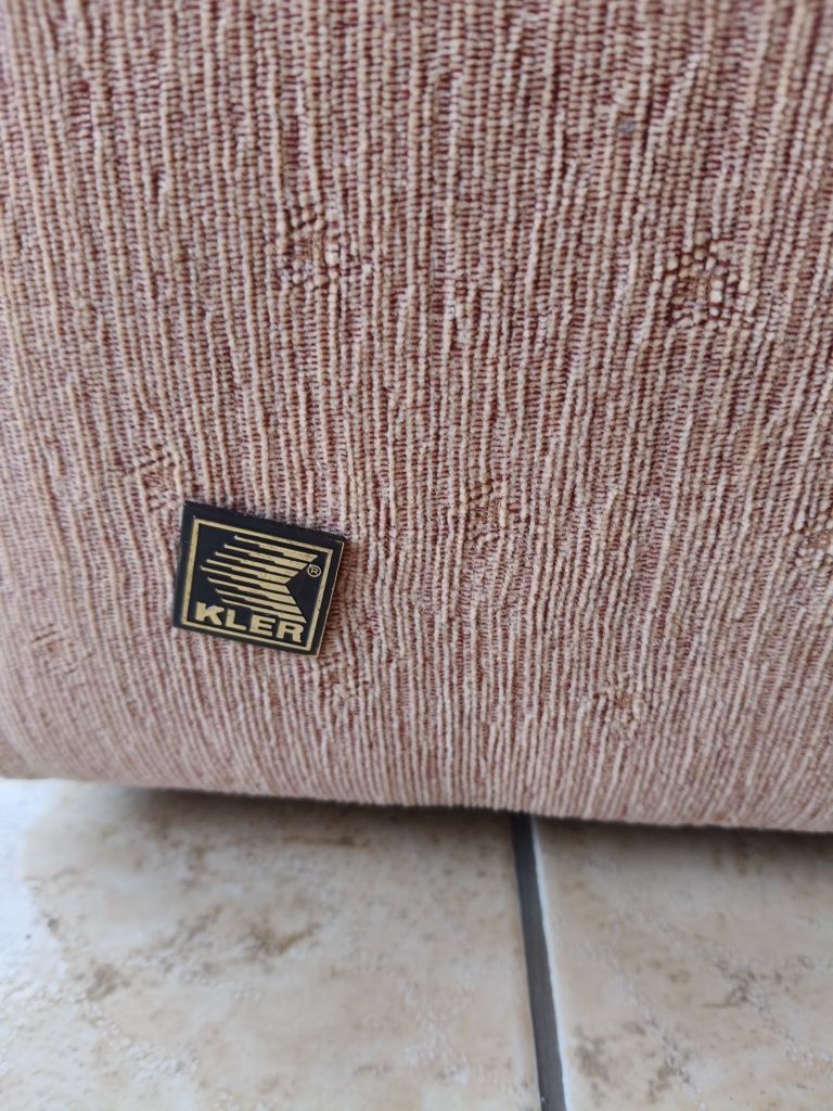 Sofa, dwa fotele, dwie pufy firmy Kler, zestaw wypoczynkowy