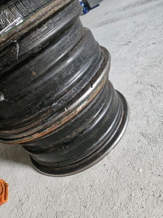 Диски металічні 5×112 15R Vito/Sprinter.