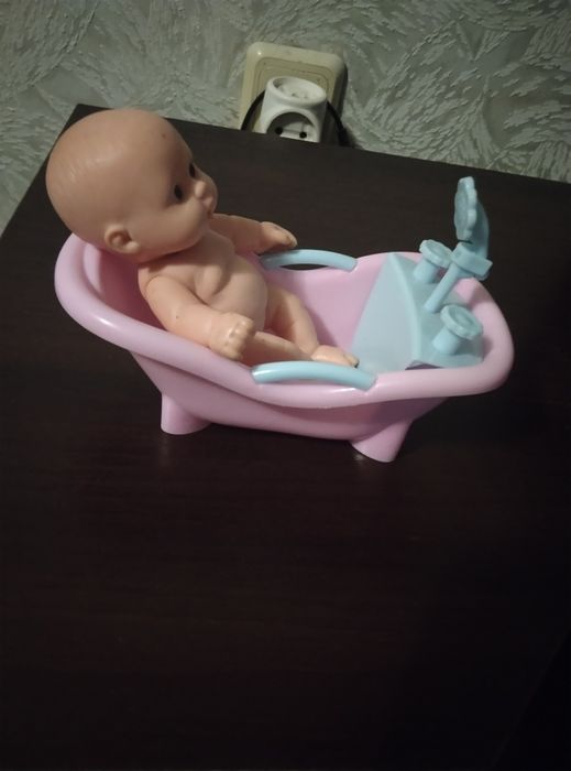 Ванночка с пупсом.