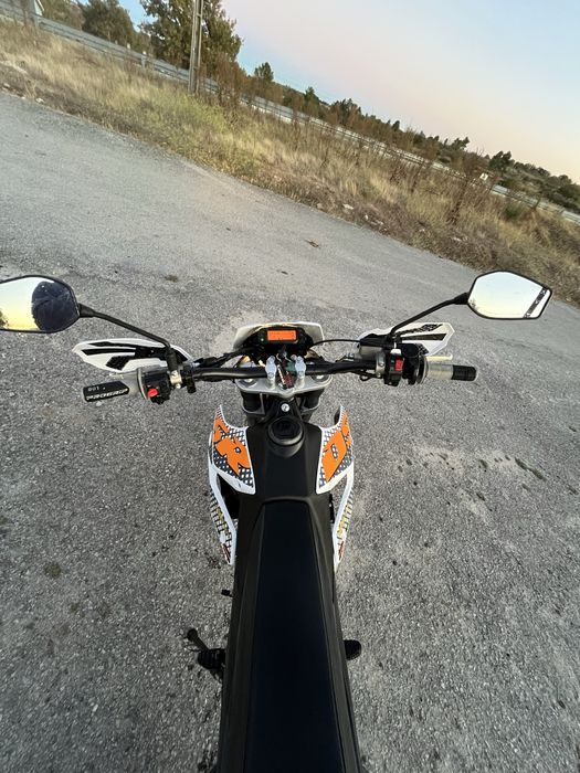 UM DSR 125 supermoto