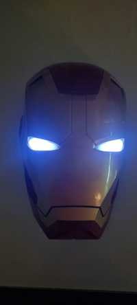 Lampka, maska Iron Man.