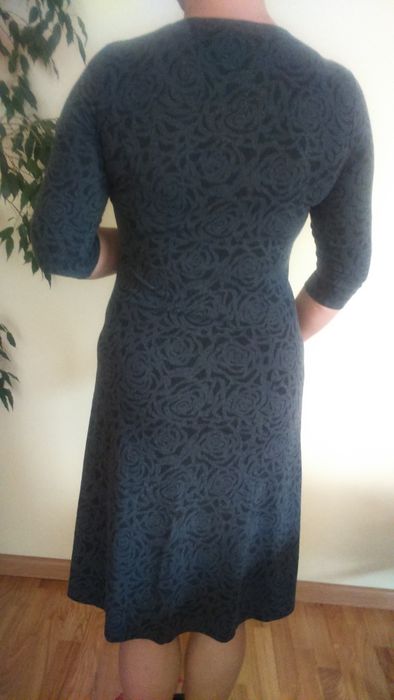 Sukienka szara wzór -elastyczna dzianina L-XL