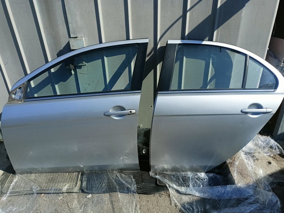 Lancer x двері лансер