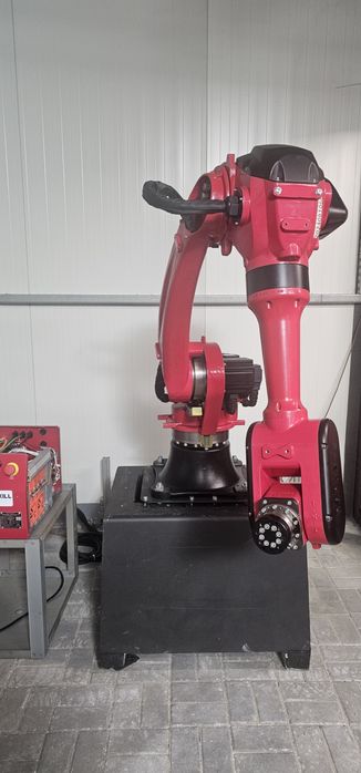 Robot przemysłowy paletyzujący, pakujący, spawalniczy