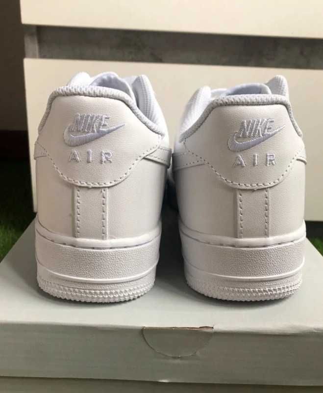 Nike Air Force 1 Low '07 White Rozmiar 45
